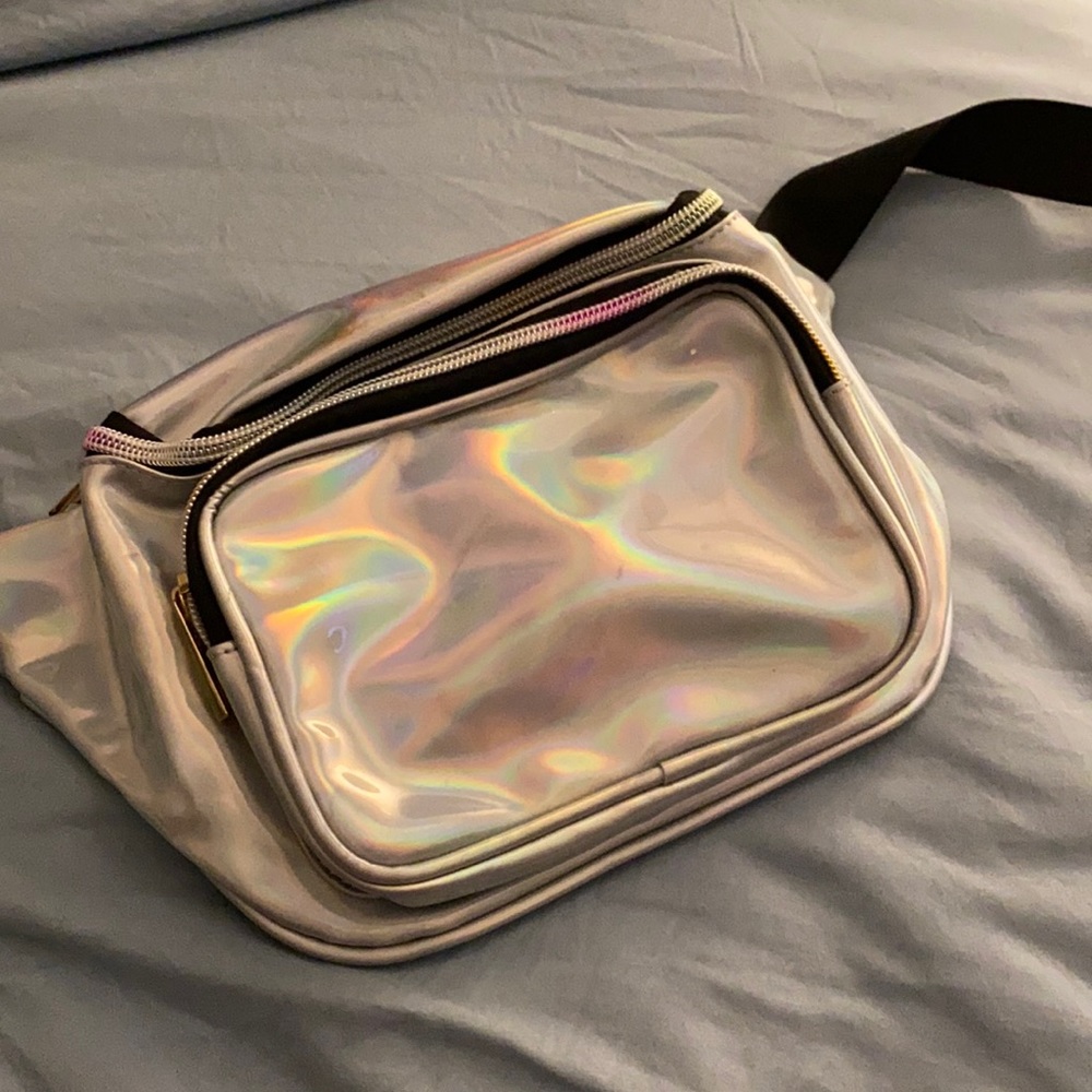 Hologram Fannie Pack